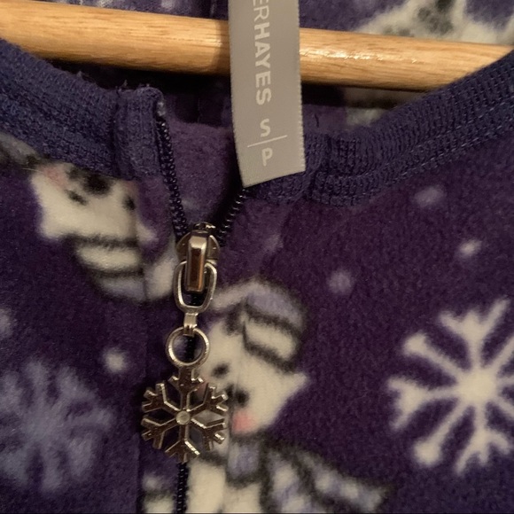 Denver Hayes Polar Bear 🐻❄️ onesie size small - Picture 5 of 9